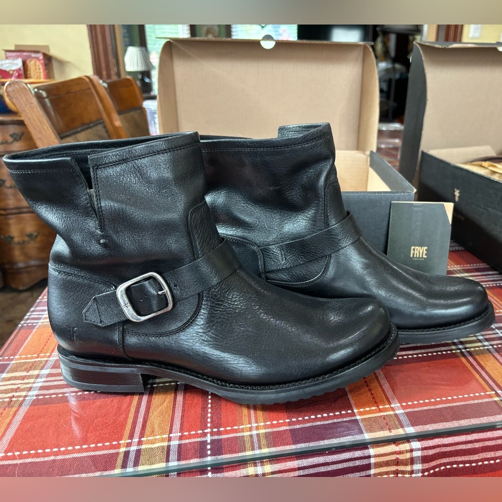 Frye veronica bootie - Picture 2 of 4